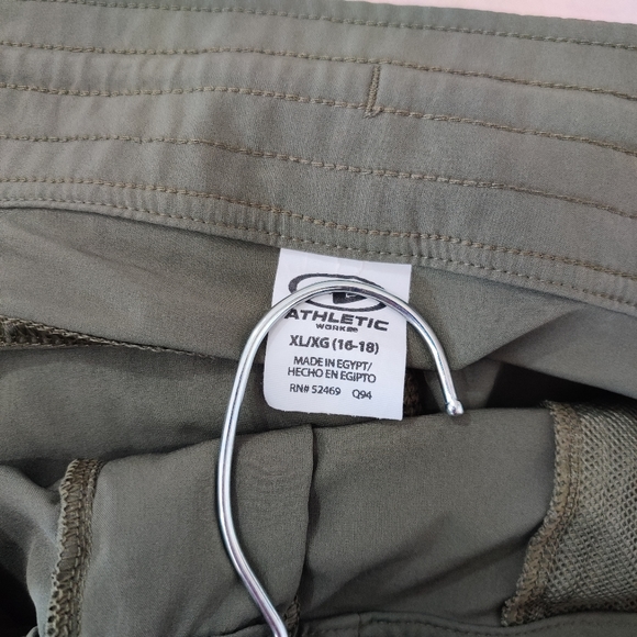 🥀3/$20 Athletic shorts in forest green XL - Picture 7 of 9